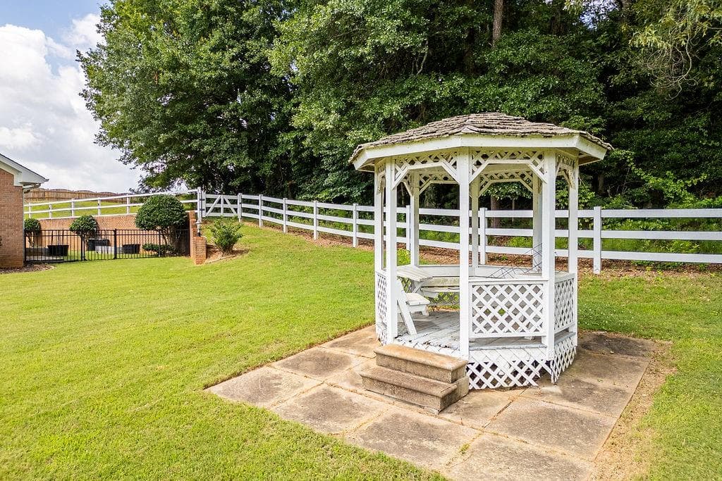 3 bedroom, 3 bathroom, 2,869 sq ft single family residence for sale at 210 Wildwood Drive, Cartersville, GA 30120 — photo 9
