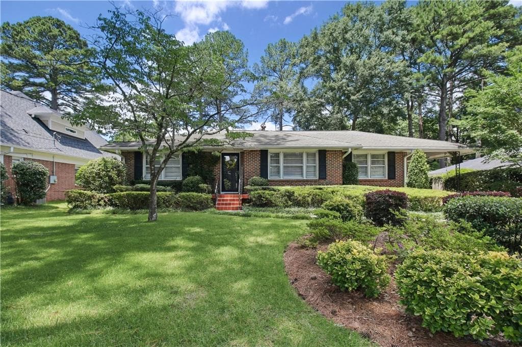 3 bedroom, 2 bathroom, 2,139 sq ft single family residence for sale at 1507 Knollwood Terrace, Decatur, GA 30033 — photo 2
