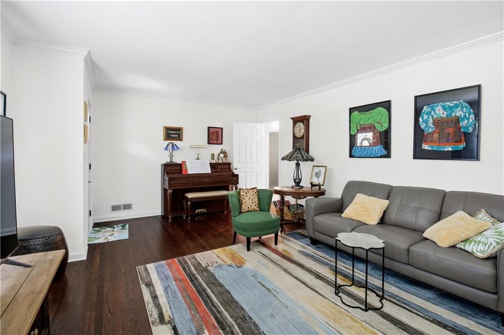3 bedroom, 2 bathroom, 2,139 sq ft single family residence for sale at 1507 Knollwood Terrace, Decatur, GA 30033 — photo 5