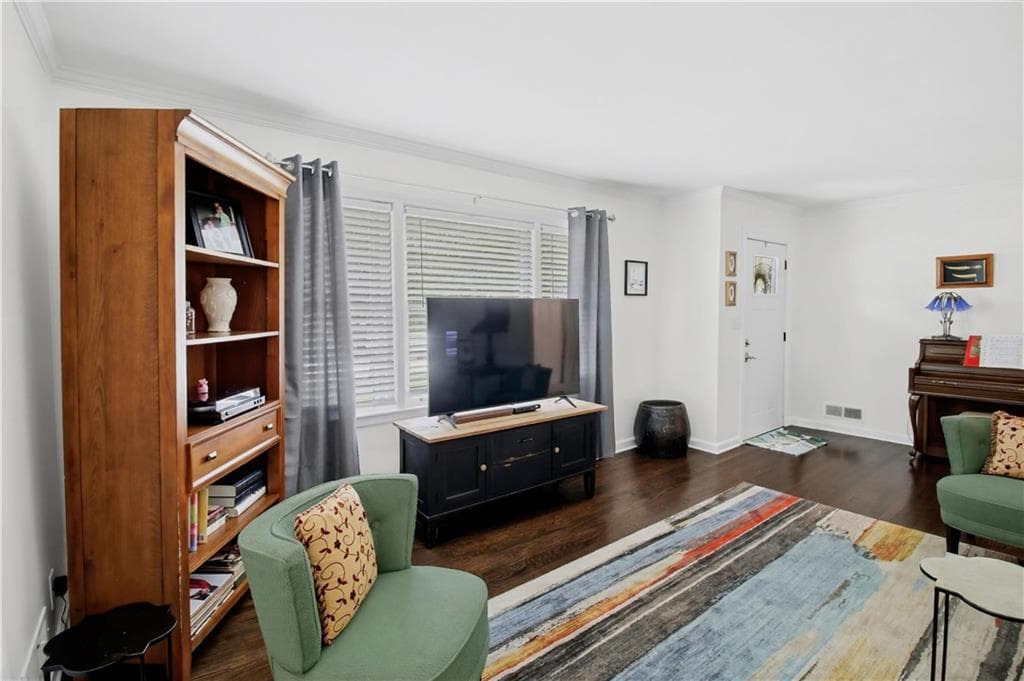 3 bedroom, 2 bathroom, 2,139 sq ft single family residence for sale at 1507 Knollwood Terrace, Decatur, GA 30033 — photo 6