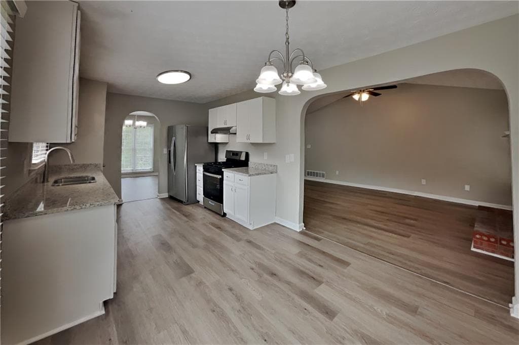 3 bedroom, 2 bathroom, 1,500 sq ft single family residence for rent at 170 Sterling Drive, Powder Springs, GA 30127 for $1,775 a month — photo 4