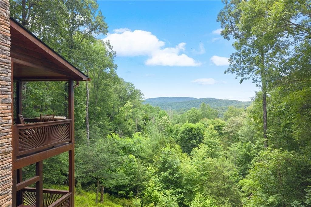 4 bedroom, 3 bathroom, 2,400 sq ft single family residence for sale at 98 Aries Lane, Blue Ridge, GA 30513 — photo 2