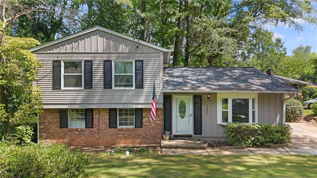 4 bedroom, 2 bathroom, 1,645 sq ft single family residence sold at 1490 Dewberry Trail, Marietta, GA 30062