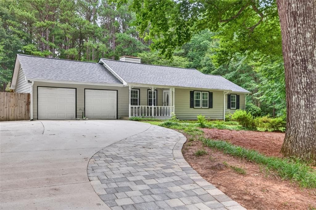3 bedroom, 2 bathroom, 1,228 sq ft single family residence sold at 3735 Creekwood Drive, Loganville, GA 30052