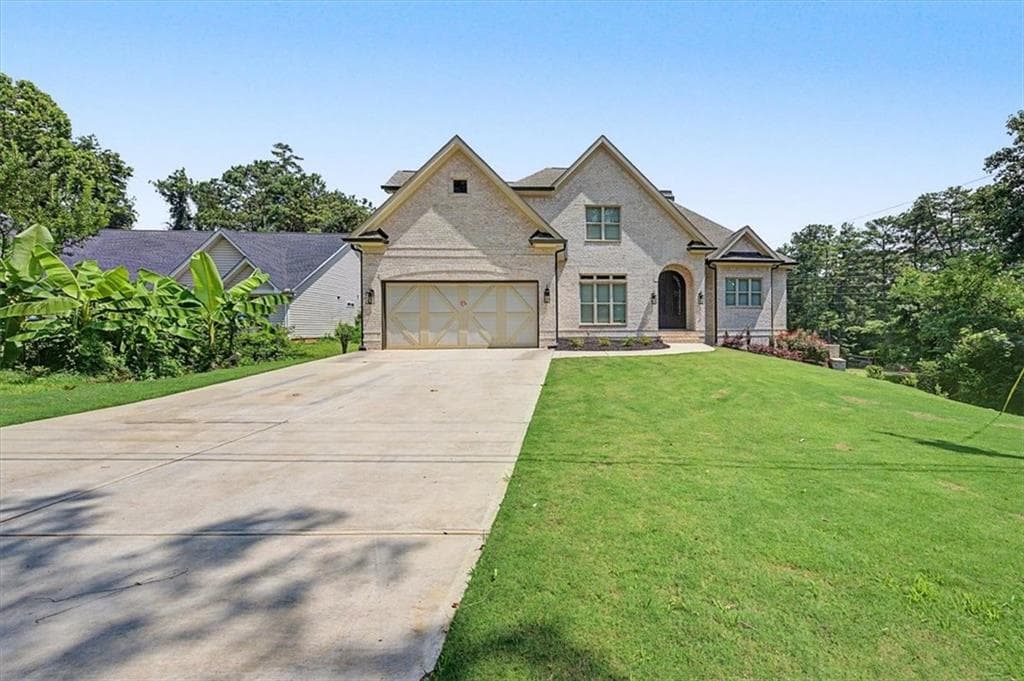 6 bedroom, 4 bathroom, 3,593 sq ft single family residence for rent at 217 Laura Lake Road, Marietta, GA 30066 for $5,200 a month — photo 2