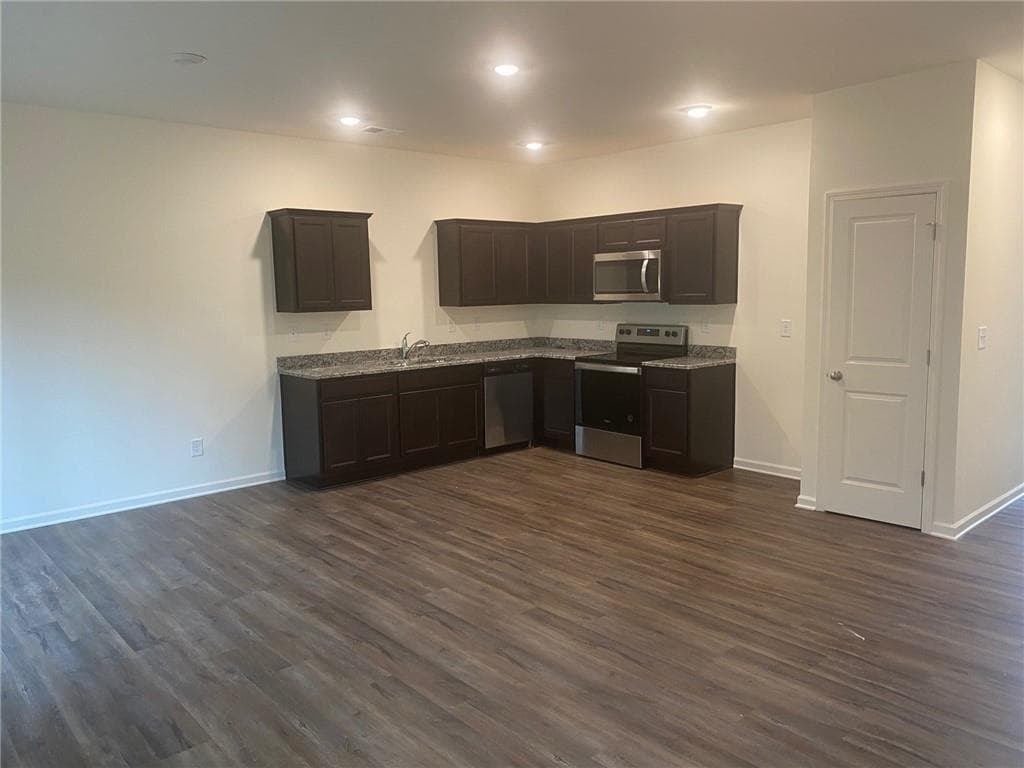 3 bedroom, 3 bathroom, 1,420 sq ft townhouse for rent at 1117 Union Pacific Way, Cartersville, GA 30120 for $1,495 a month — photo 2