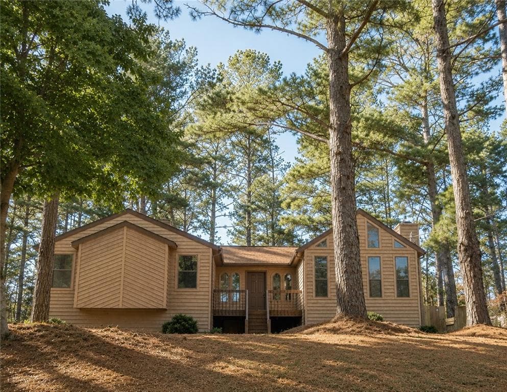 3 bedroom, 3 bathroom, 2,346 sq ft single family residence sold at 1081 Oak Road, Lilburn, GA 30047