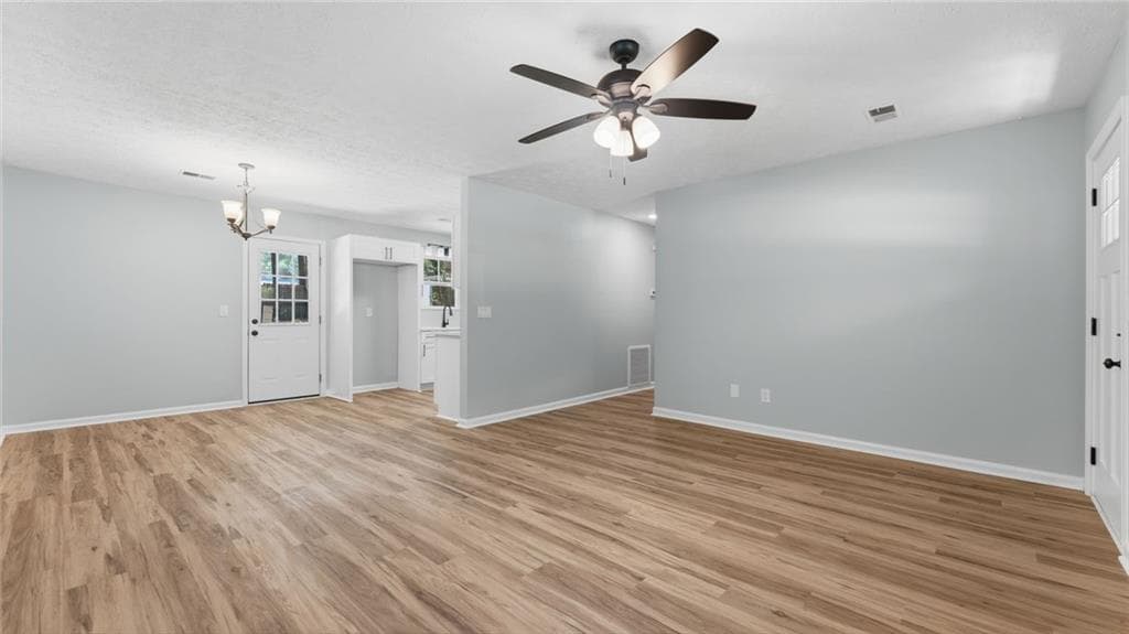 3 bedroom, 1 bathroom, 1,008 sq ft single family residence under contract at 4211 Dustin Drive, Acworth, GA 30101 — photo 4