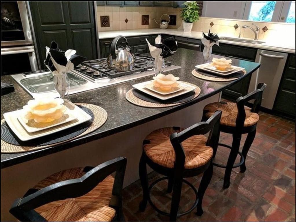 5 bedroom, 6 bathroom, 5,105 sq ft single family residence for sale at 335 Green Glen Way, Atlanta, GA 30327 — photo 7