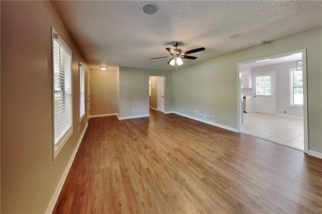 3 bedroom, 2 bathroom, 1,872 sq ft single family residence for rent at 1775 Cumberland Trace, Acworth, GA 30102 for $1,900 a month — photo 3
