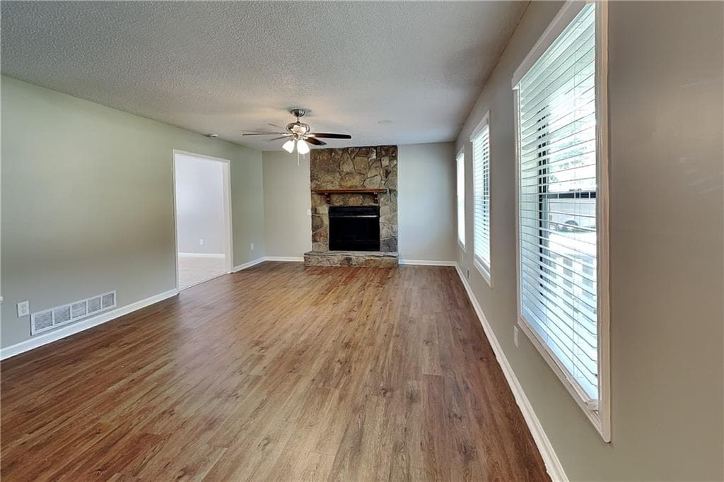 3 bedroom, 2 bathroom, 1,872 sq ft single family residence for rent at 1775 Cumberland Trace, Acworth, GA 30102 for $1,900 a month — photo 4