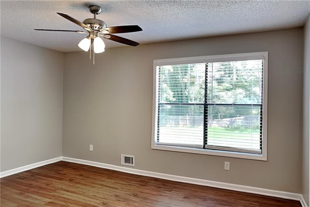 3 bedroom, 2 bathroom, 1,872 sq ft single family residence for rent at 1775 Cumberland Trace, Acworth, GA 30102 for $1,900 a month — photo 10