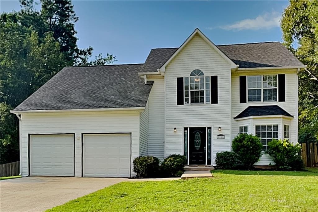 4 bedroom, 3 bathroom, 2,418 sq ft single family residence for rent at 7005 Greenfield Lane, Cumming, GA 30028 for $2,450 a month — photo 1 of 19