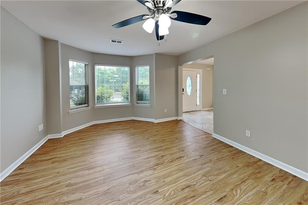 4 bedroom, 3 bathroom, 2,418 sq ft single family residence for rent at 7005 Greenfield Lane, Cumming, GA 30028 for $2,450 a month — photo 5