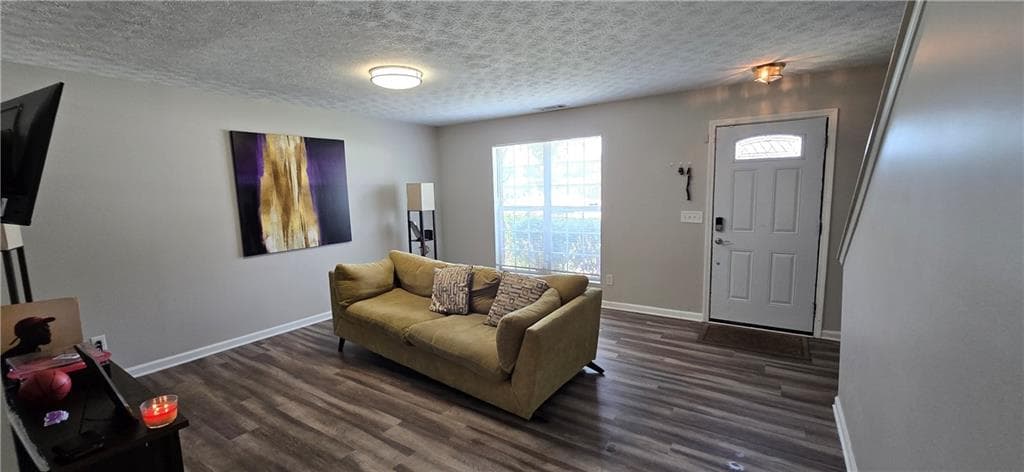 3 bedroom, 3 bathroom, 1,408 sq ft townhouse for sale at 1314 Hollenbeck Lane, Riverdale, GA 30296 — photo 3