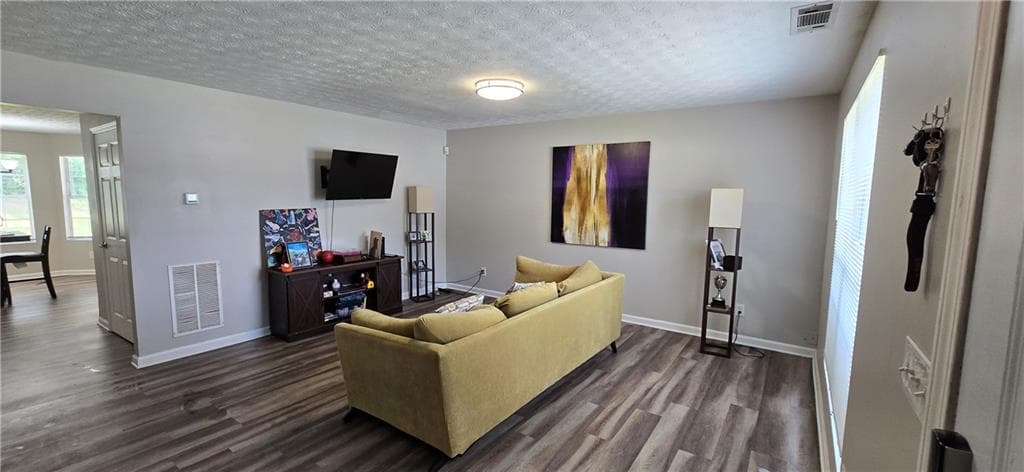 3 bedroom, 3 bathroom, 1,408 sq ft townhouse for sale at 1314 Hollenbeck Lane, Riverdale, GA 30296 — photo 5