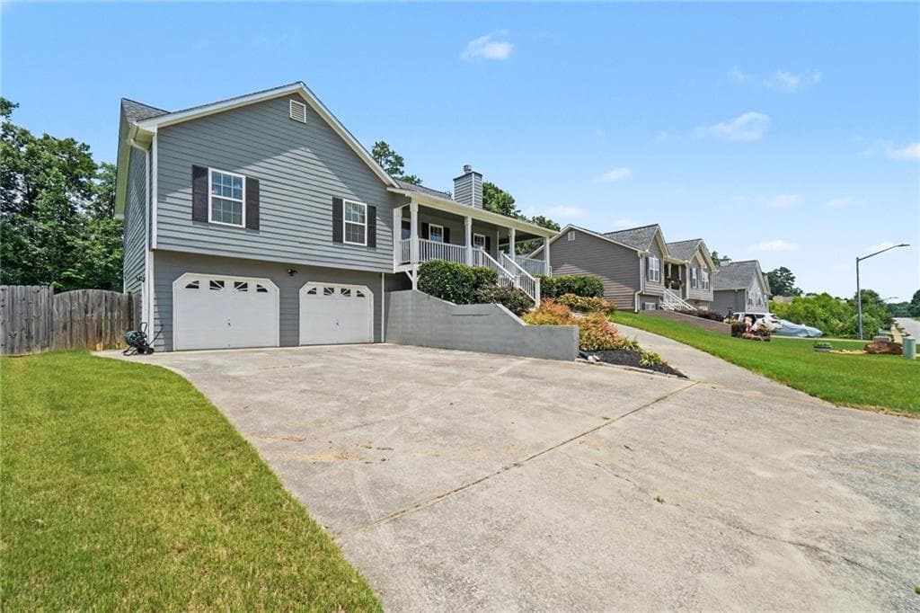 3 bedroom, 2 bathroom, 1,866 sq ft single family residence under contract at 363 Oak Glen Drive, Dallas, GA 30132 — photo 2