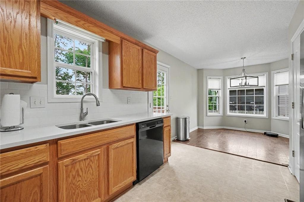 3 bedroom, 2 bathroom, 1,866 sq ft single family residence under contract at 363 Oak Glen Drive, Dallas, GA 30132 — photo 6
