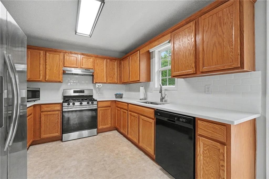 3 bedroom, 2 bathroom, 1,866 sq ft single family residence under contract at 363 Oak Glen Drive, Dallas, GA 30132 — photo 5