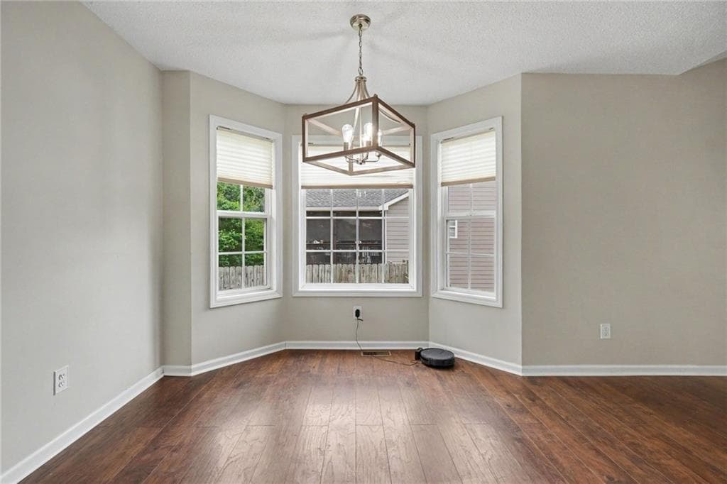 3 bedroom, 2 bathroom, 1,866 sq ft single family residence under contract at 363 Oak Glen Drive, Dallas, GA 30132 — photo 7