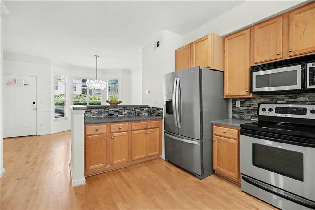 2 bedroom, 3 bathroom, 1,478 sq ft townhouse for sale at 375 Highland Avenue 404, Atlanta, GA 30312 — photo 4