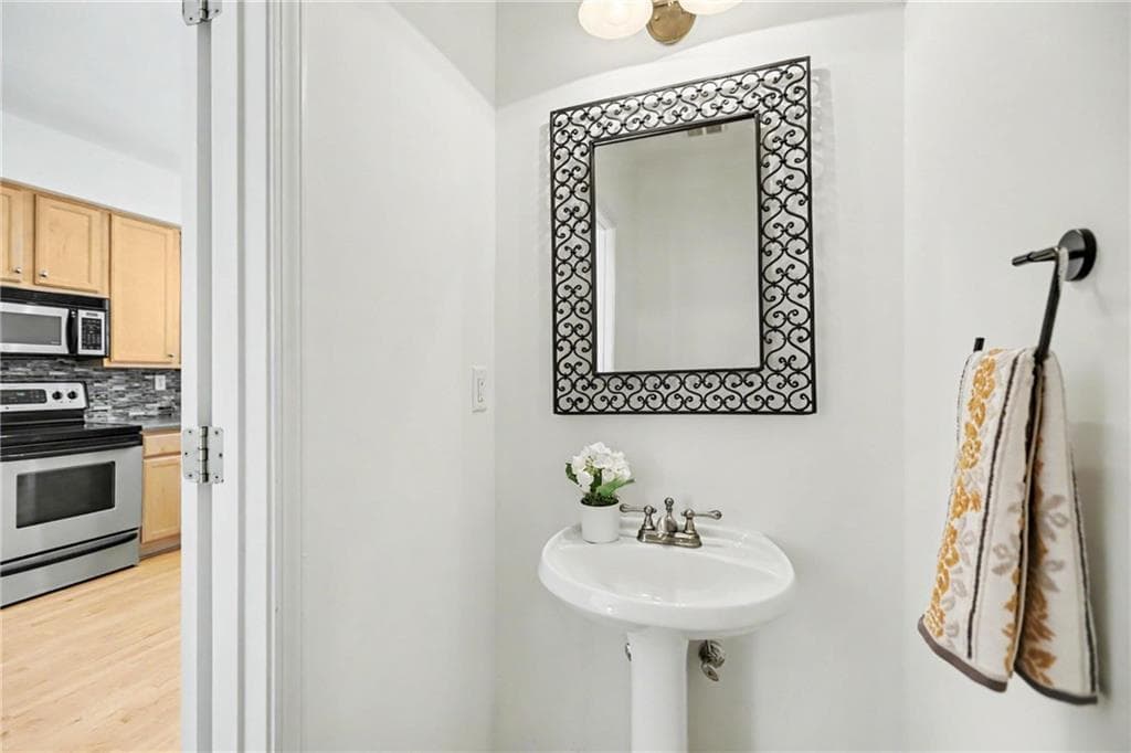 2 bedroom, 3 bathroom, 1,478 sq ft townhouse for sale at 375 Highland Avenue 404, Atlanta, GA 30312 — photo 5