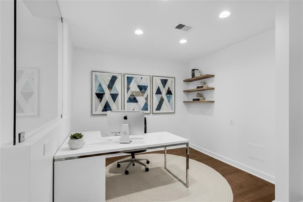 2 bedroom, 2 bathroom, 1,522 sq ft condominium under contract at 860 Peachtree Street 2409, Atlanta, GA 30308 — photo 4