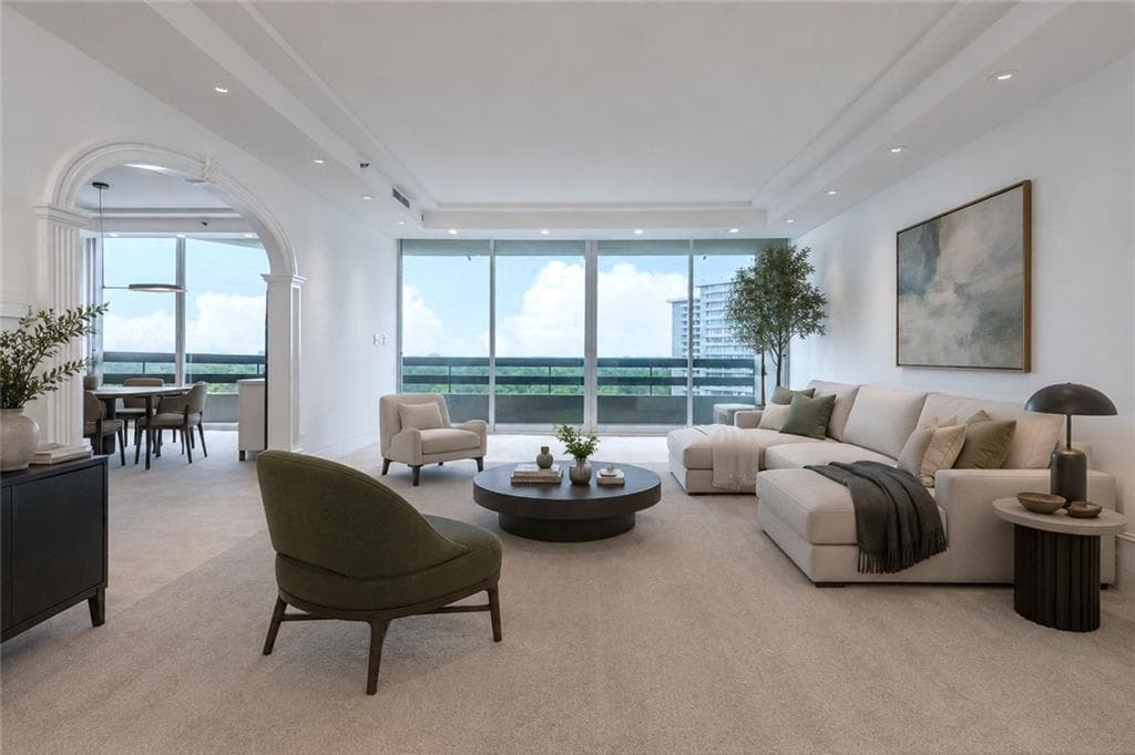 2 bedroom, 2 bathroom, 2,403 sq ft condominium under contract at 2660 Peachtree Road 15G, Atlanta, GA 30305 — photo 4