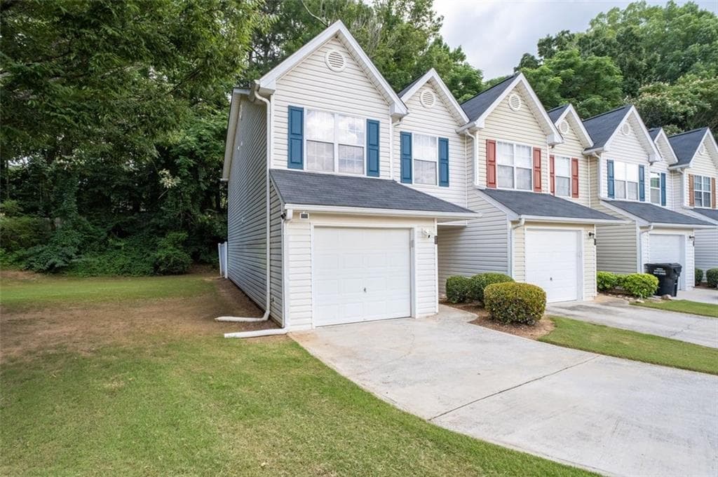 3 bedroom, 3 bathroom, 1,212 sq ft condominium for sale at 6995 Gallant Circle 6, Mableton, GA 30126 — photo 2
