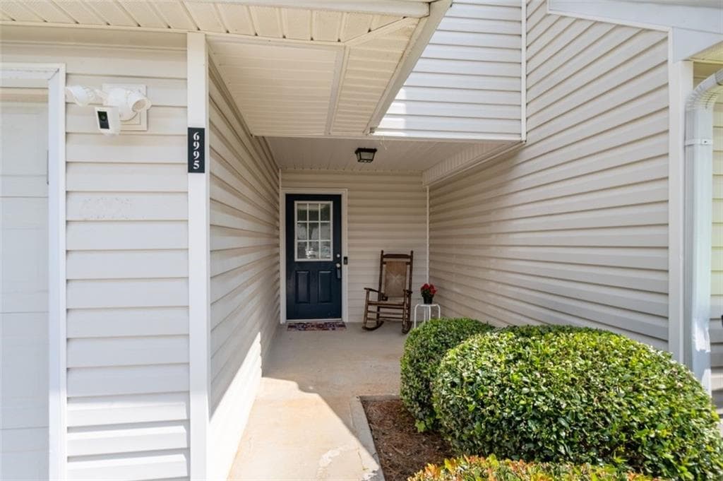 3 bedroom, 3 bathroom, 1,212 sq ft condominium for sale at 6995 Gallant Circle 6, Mableton, GA 30126 — photo 4