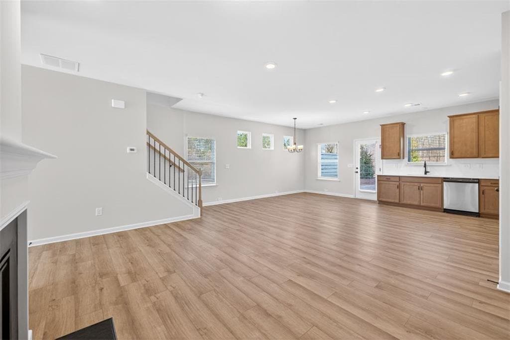 3 bedroom, 3 bathroom, 1,785 sq ft townhouse under contract at 150 Alameda Street 98, Loganville, GA 30052 — photo 5
