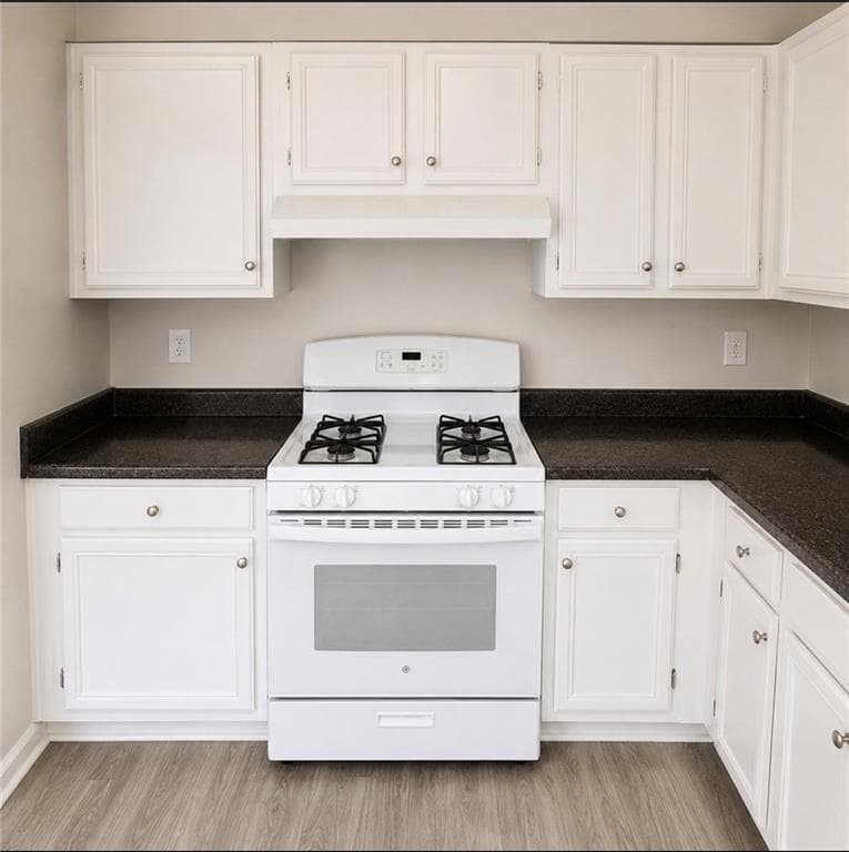 3 bedroom, 2 bathroom single family residence for rent at 5571 Tunbridge Wells Road, Lithonia, GA 30058 for $1,950 a month — photo 5
