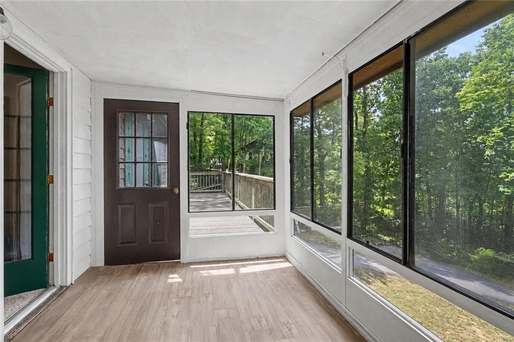 3 bedroom, 2 bathroom, 2,120 sq ft single family residence for sale at 574 Bachelors Button Drive, Clayton, GA 30525 — photo 6