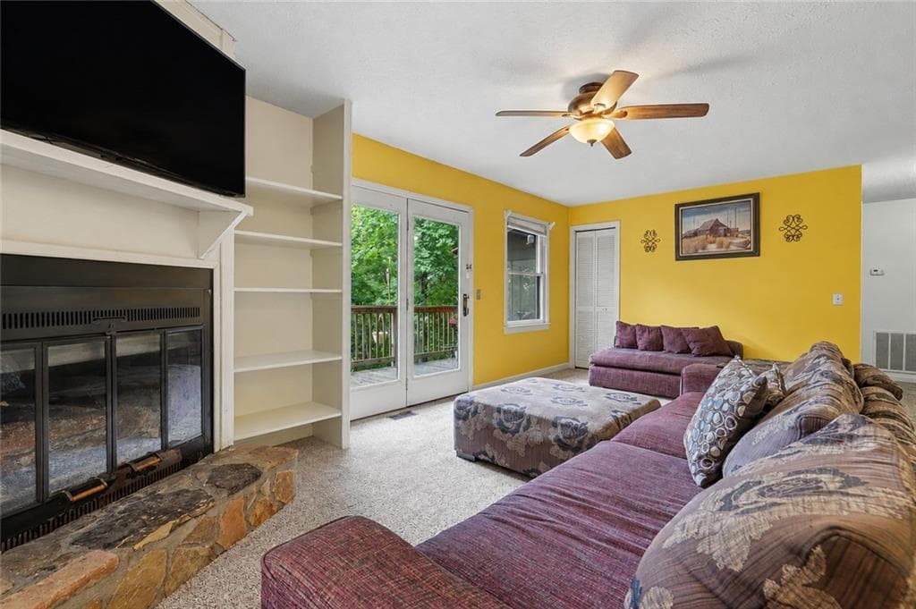 3 bedroom, 2 bathroom, 2,120 sq ft single family residence for sale at 574 Bachelors Button Drive, Clayton, GA 30525 — photo 9