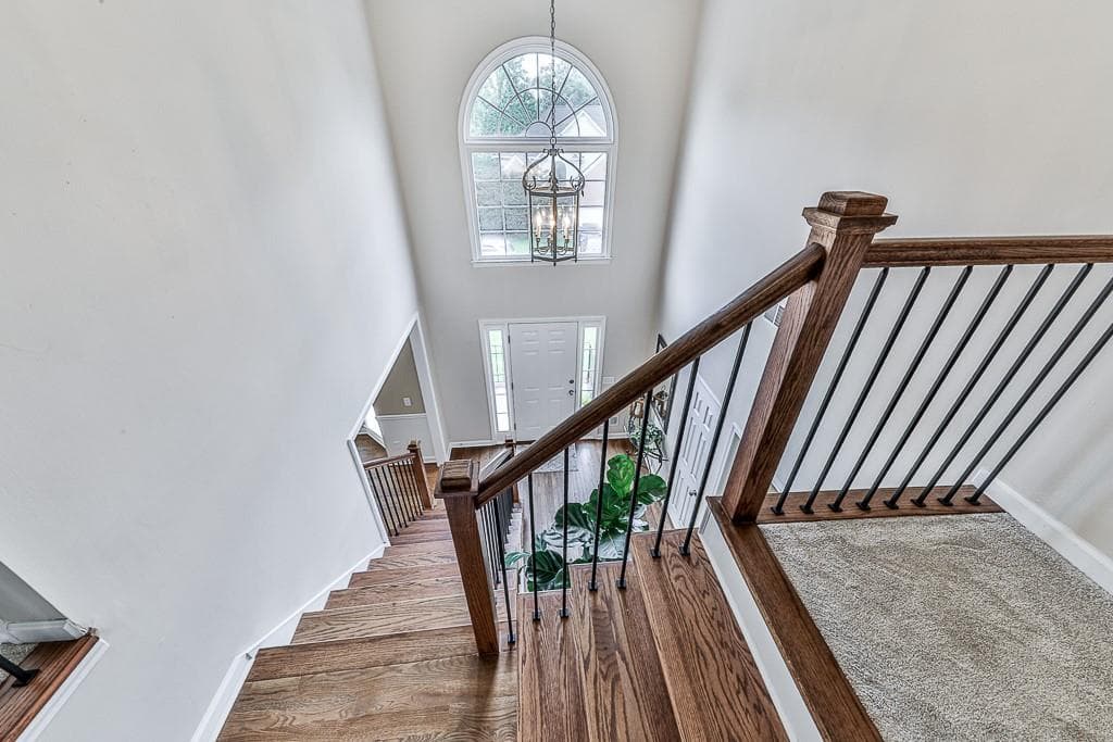 5 bedroom, 4 bathroom, 3,891 sq ft single family residence under contract at 2013 Castlemaine Circle, Woodstock, GA 30189 — photo 4