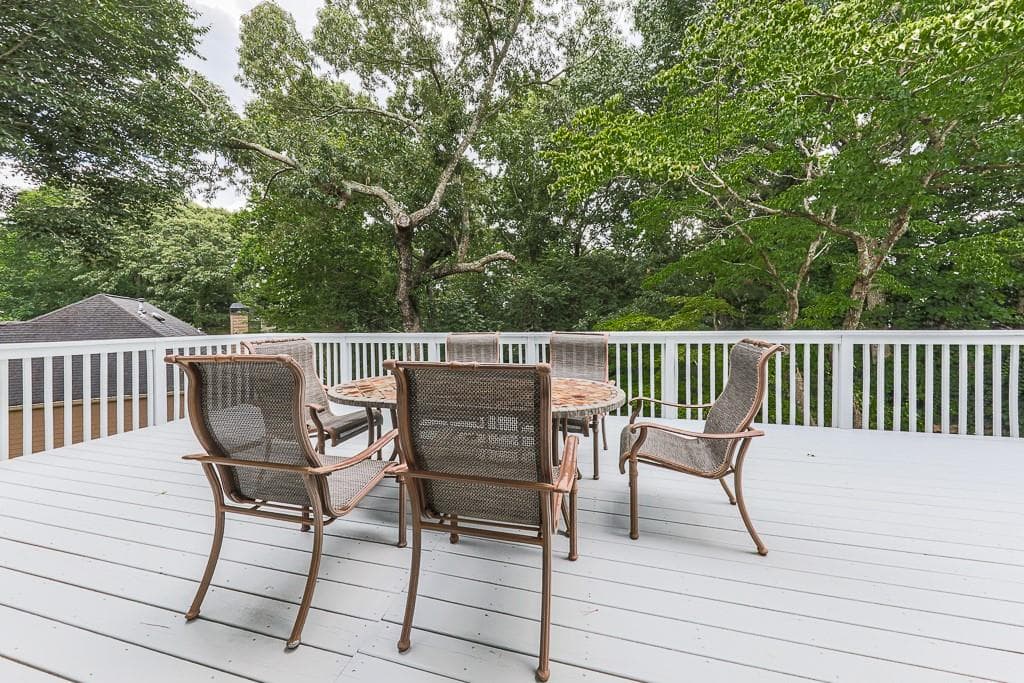 5 bedroom, 4 bathroom, 3,891 sq ft single family residence under contract at 2013 Castlemaine Circle, Woodstock, GA 30189 — photo 10