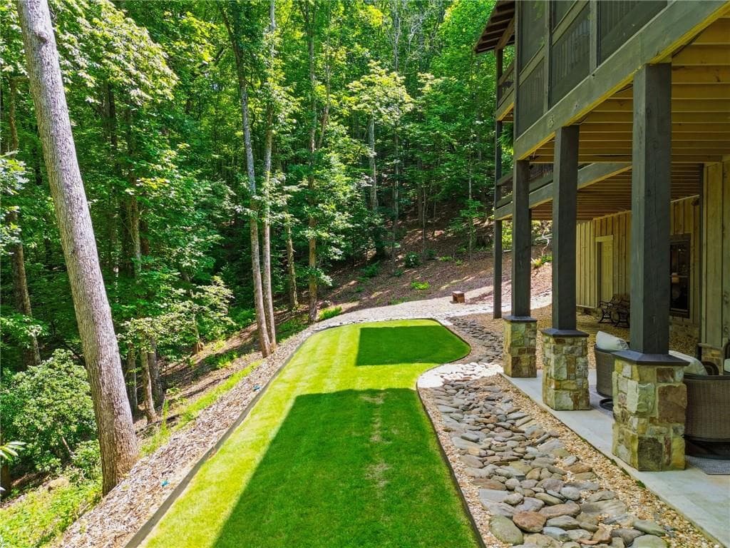 5 bedroom, 5 bathroom, 4,224 sq ft single family residence under contract at 427 Greystone Trace, Ellijay, GA 30536 — photo 6