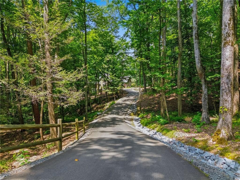 5 bedroom, 5 bathroom, 4,224 sq ft single family residence under contract at 427 Greystone Trace, Ellijay, GA 30536 — photo 8