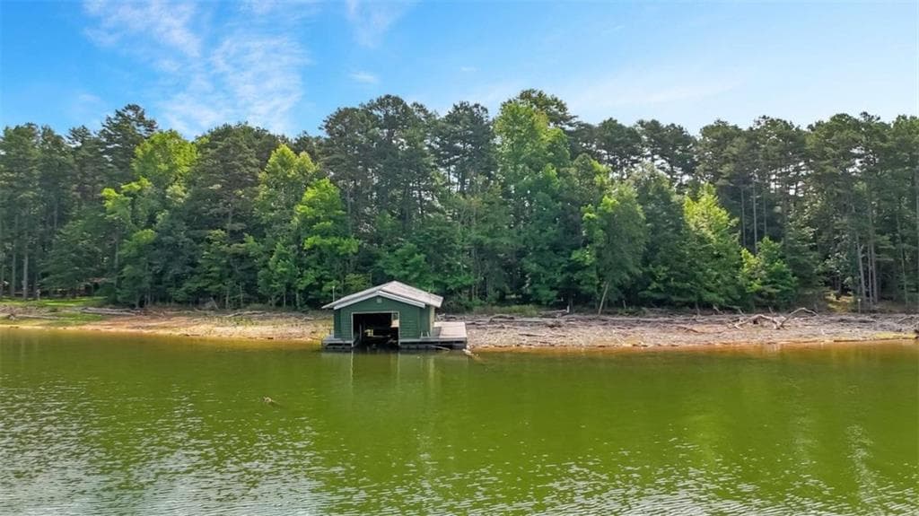 3 bedroom, 2 bathroom, 3,062 sq ft single family residence for sale at 3464 Maynard Circle, Gainesville, GA 30506 — photo 3