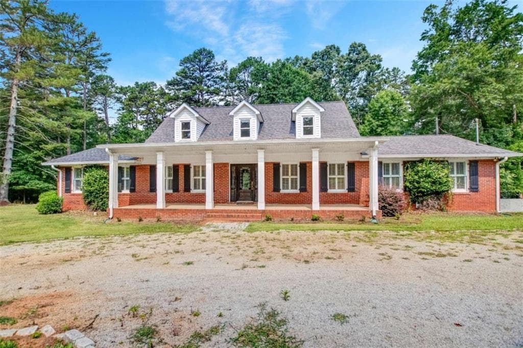 3 bedroom, 2 bathroom, 3,062 sq ft single family residence for sale at 3464 Maynard Circle, Gainesville, GA 30506 — photo 5