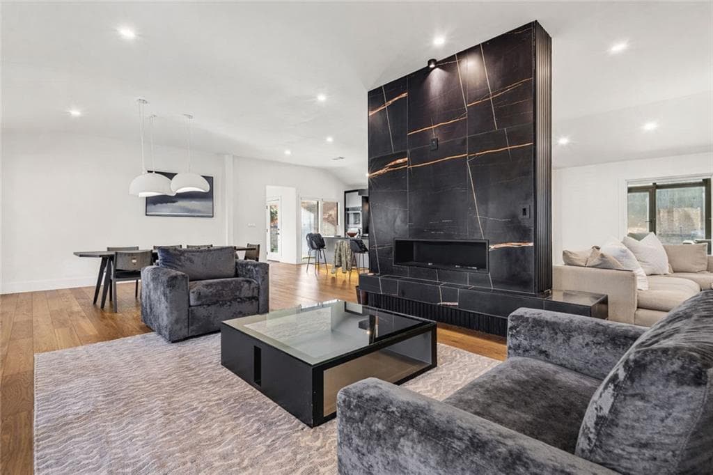 5 bedroom, 4 bathroom, 4,060 sq ft single family residence for sale at 915 Lost Forest Drive, Atlanta, GA 30328 — photo 7