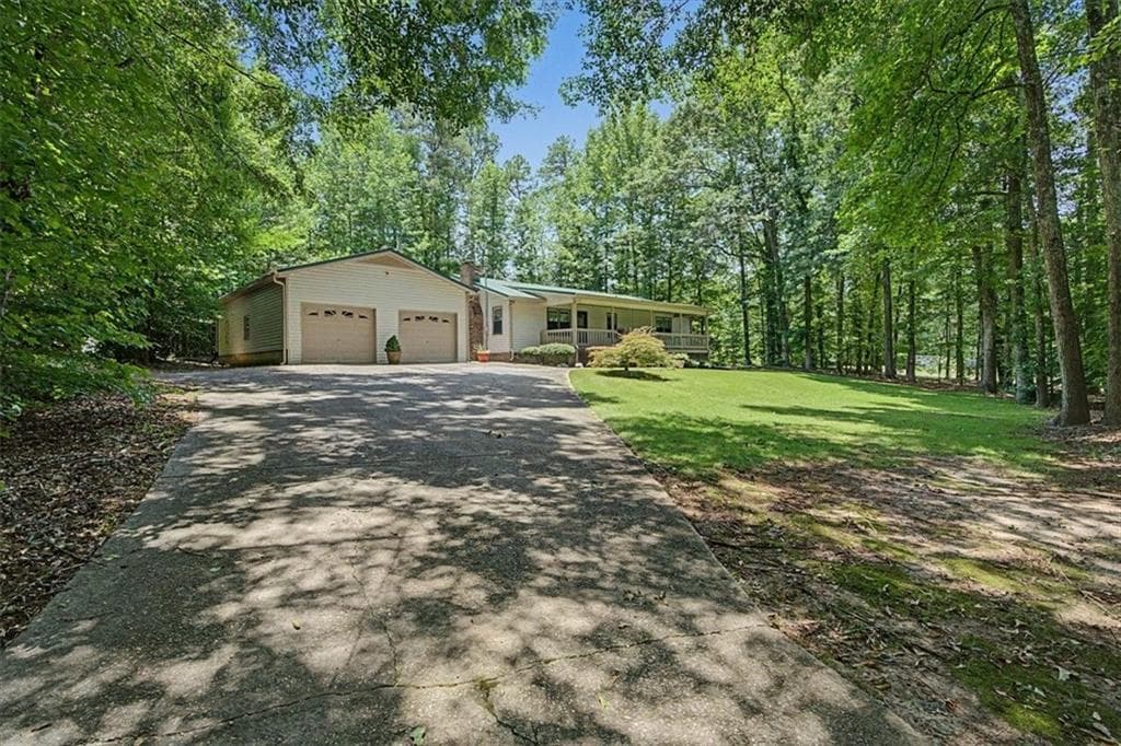 3 bedroom, 2 bathroom, 1,800 sq ft single family residence for sale at 596 Morningside Drive, Hiram, GA 30141 — photo 2