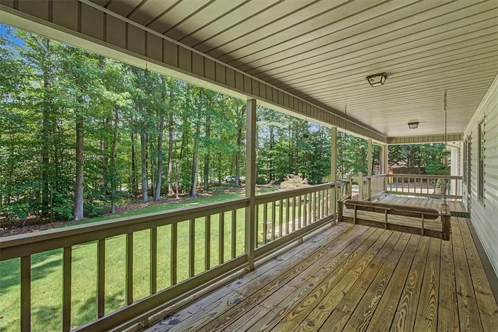 3 bedroom, 2 bathroom, 1,800 sq ft single family residence for sale at 596 Morningside Drive, Hiram, GA 30141 — photo 4