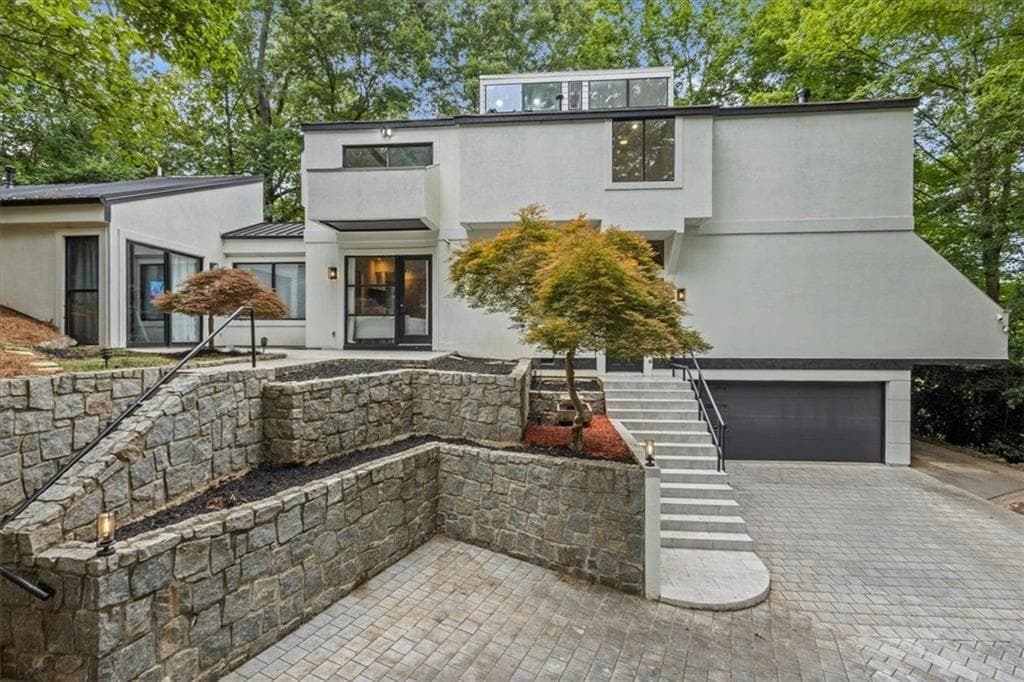 4 bedroom, 4 bathroom, 3,188 sq ft single family residence for sale at 2810 Northside Drive, Atlanta, GA 30305 — photo 3