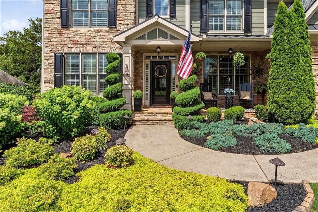 6 bedroom, 4 bathroom, 3,777 sq ft single family residence for sale at 2067 Towne Mill Avenue, Canton, GA 30114 — photo 4