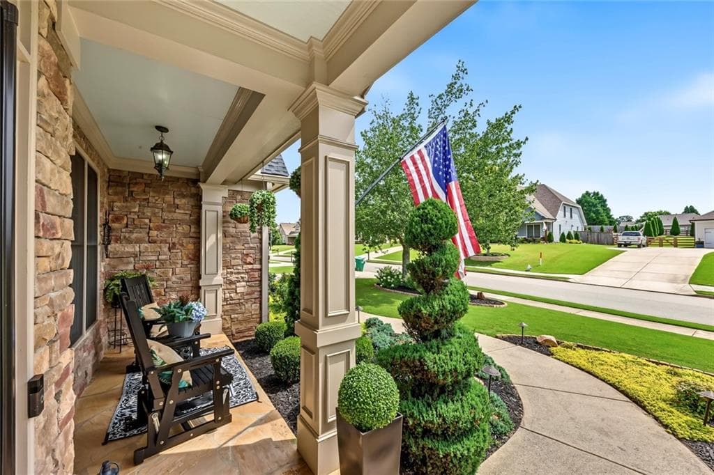 6 bedroom, 4 bathroom, 3,777 sq ft single family residence for sale at 2067 Towne Mill Avenue, Canton, GA 30114 — photo 5