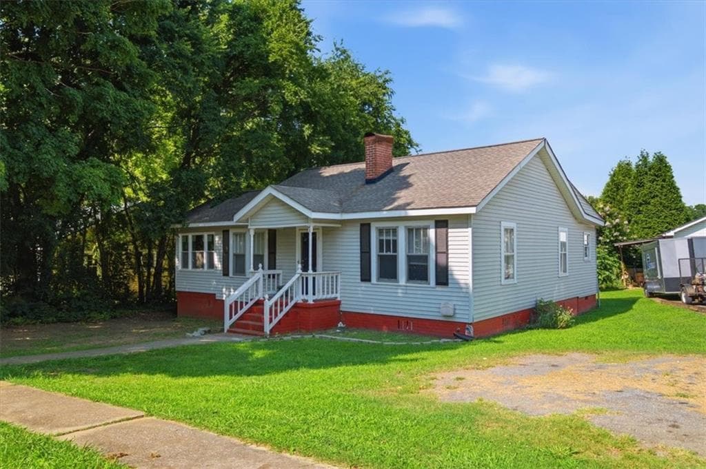 2 bedroom, 1 bathroom, 1,080 sq ft single family residence for sale at 7 Grove Street, Aragon, GA 30104