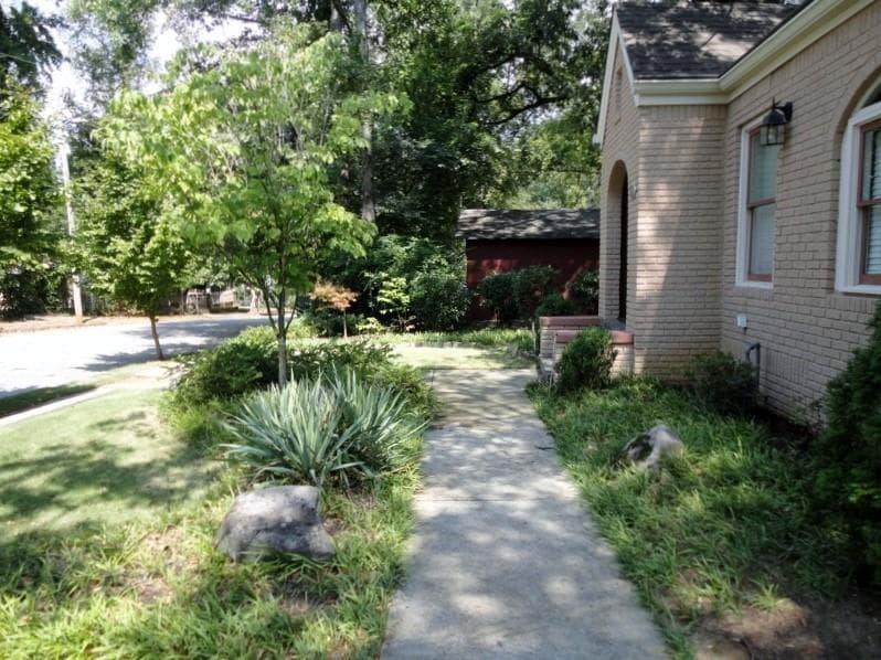 3 bedroom, 2 bathroom, 1,782 sq ft single family residence for rent at 49 Leslie Street, Atlanta, GA 30307 for $3,100 a month — photo 5