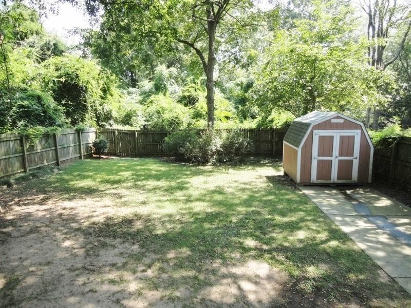 3 bedroom, 2 bathroom, 1,782 sq ft single family residence for rent at 49 Leslie Street, Atlanta, GA 30307 for $3,100 a month — photo 9