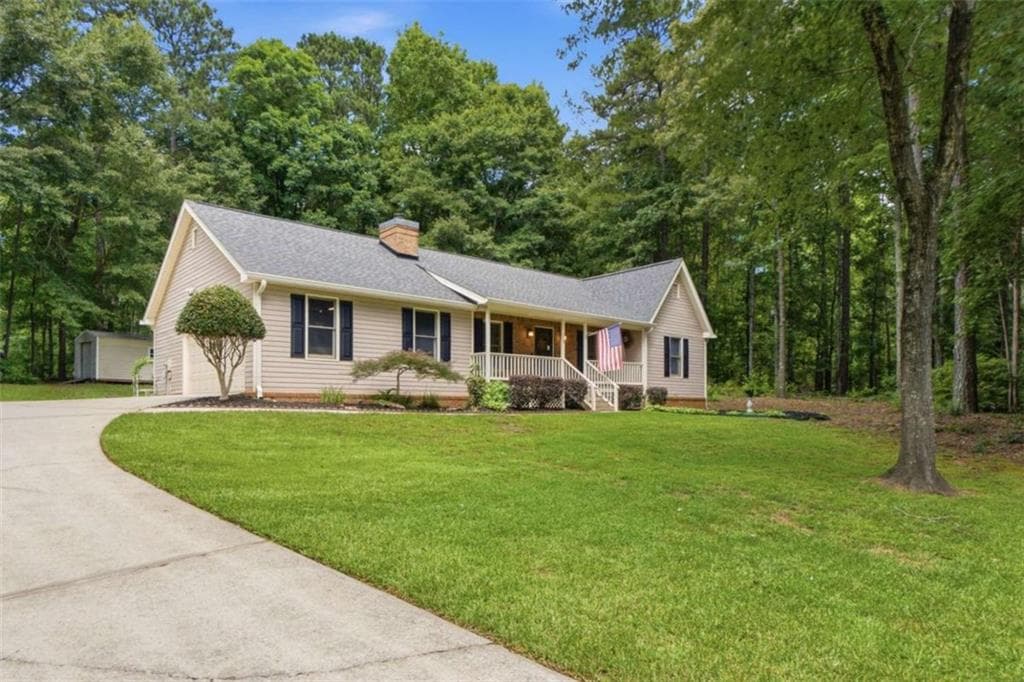 3 bedroom, 2 bathroom, 1,492 sq ft single family residence for sale at 275 Pine Tree Lane, Mcdonough, GA 30252 — photo 3